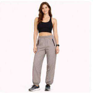 WOMEN'S NYLON JOGGERS SIZE MEDIUM TAN